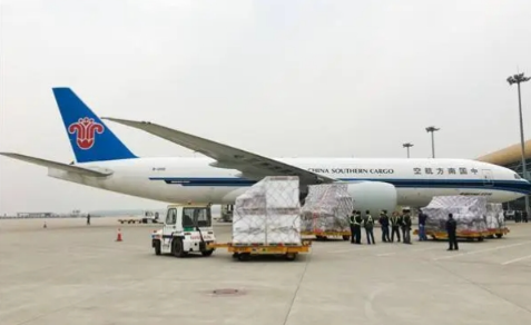 昆明機場物流助力鮮花輸送全國