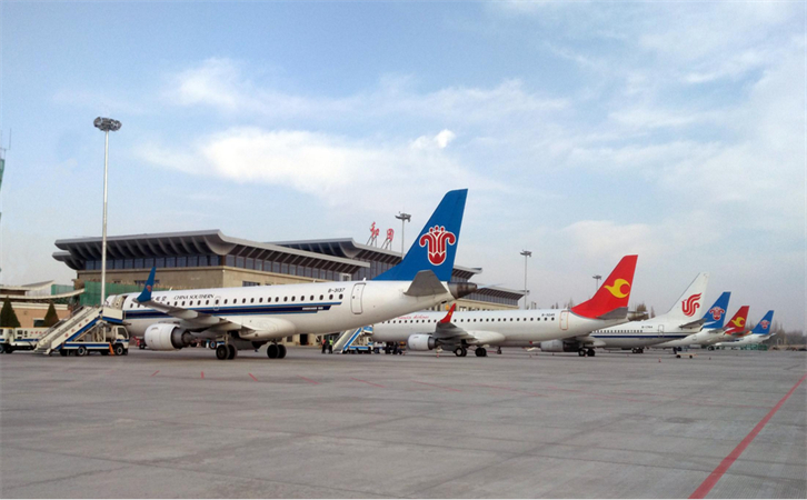 空運(yùn)庫爾勒機(jī)場(chǎng)