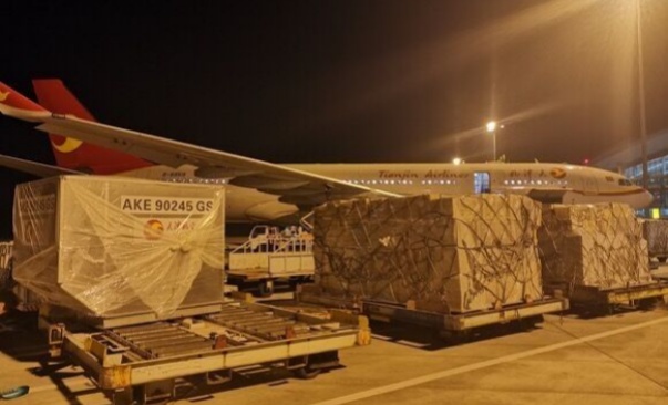 重慶機(jī)場(chǎng)物流首條直飛英國(guó)定期貨運(yùn)航線