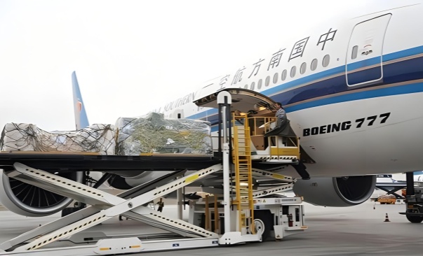 榆林機(jī)場貨運(yùn):飛機(jī)直接寄送物品指南