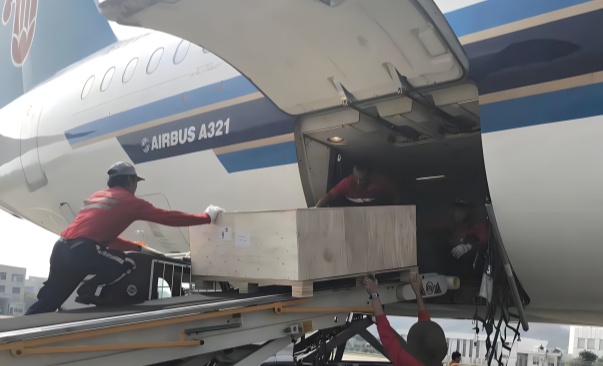 空運(yùn)公司機(jī)場(chǎng)能寄快遞嗎